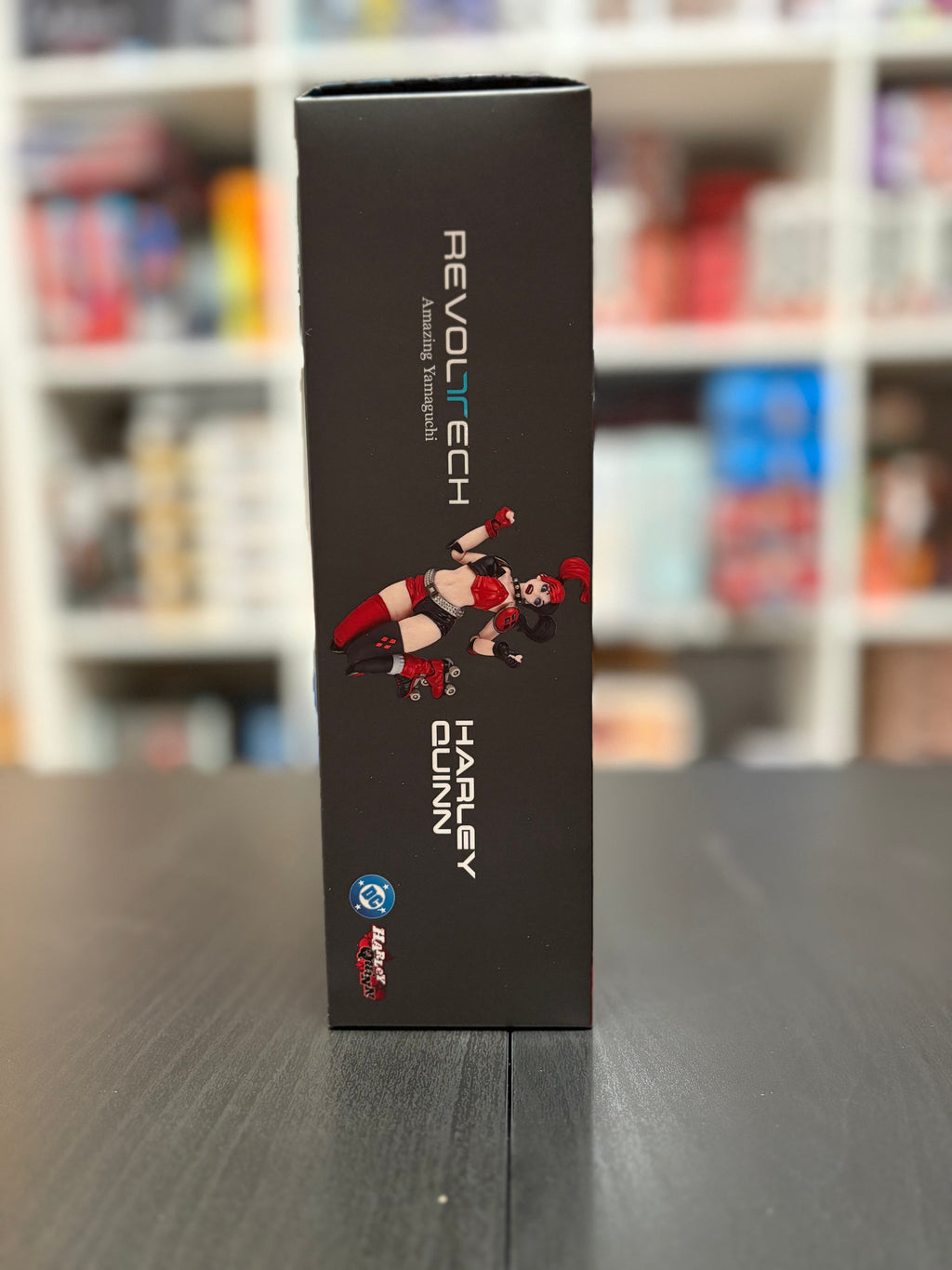 Revoltech Amazing Yamaguchi Harley Quinn Red x Black Ver. with Limited Bonus Winking/Bubblegum Face