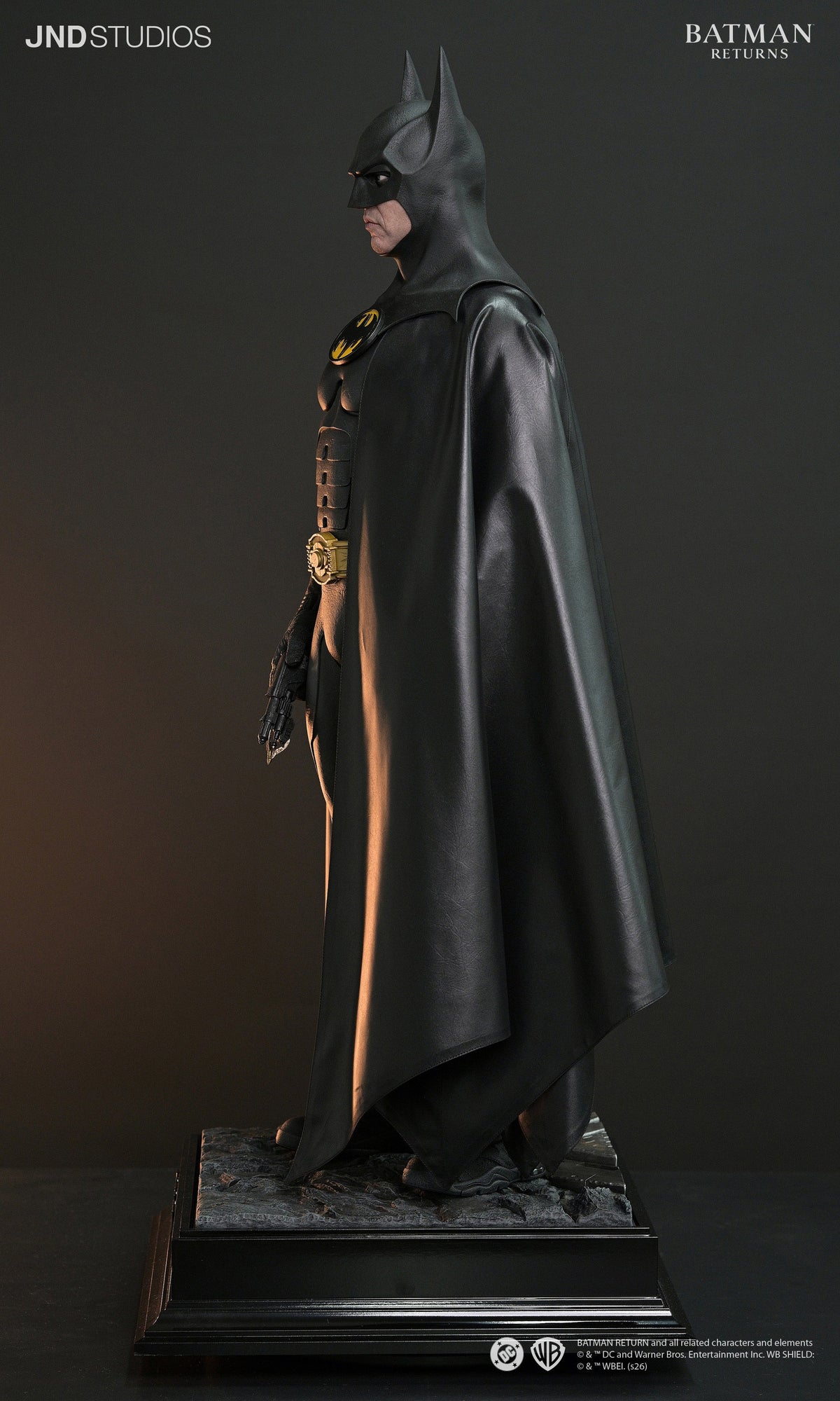 DC Batman Returns (1992): Batman with Bust 1/3 Scale
