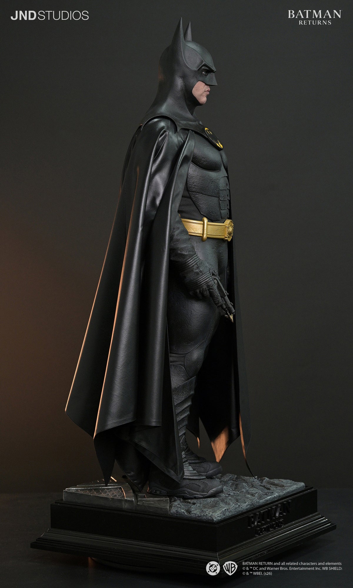 DC Batman Returns (1992): Batman with Bust 1/3 Scale