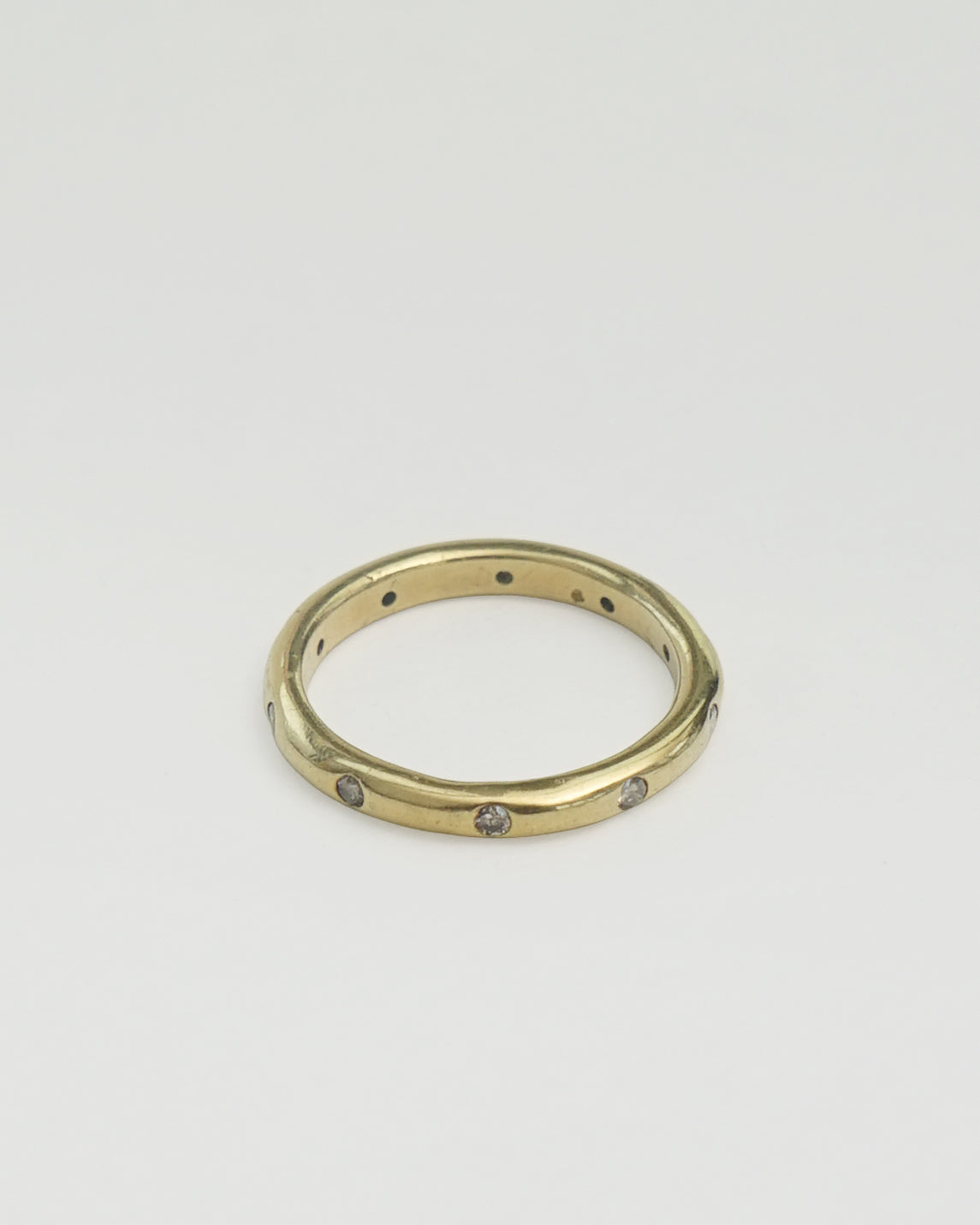 14k Gold Band Ring w/ Diamond / Size: 7.25