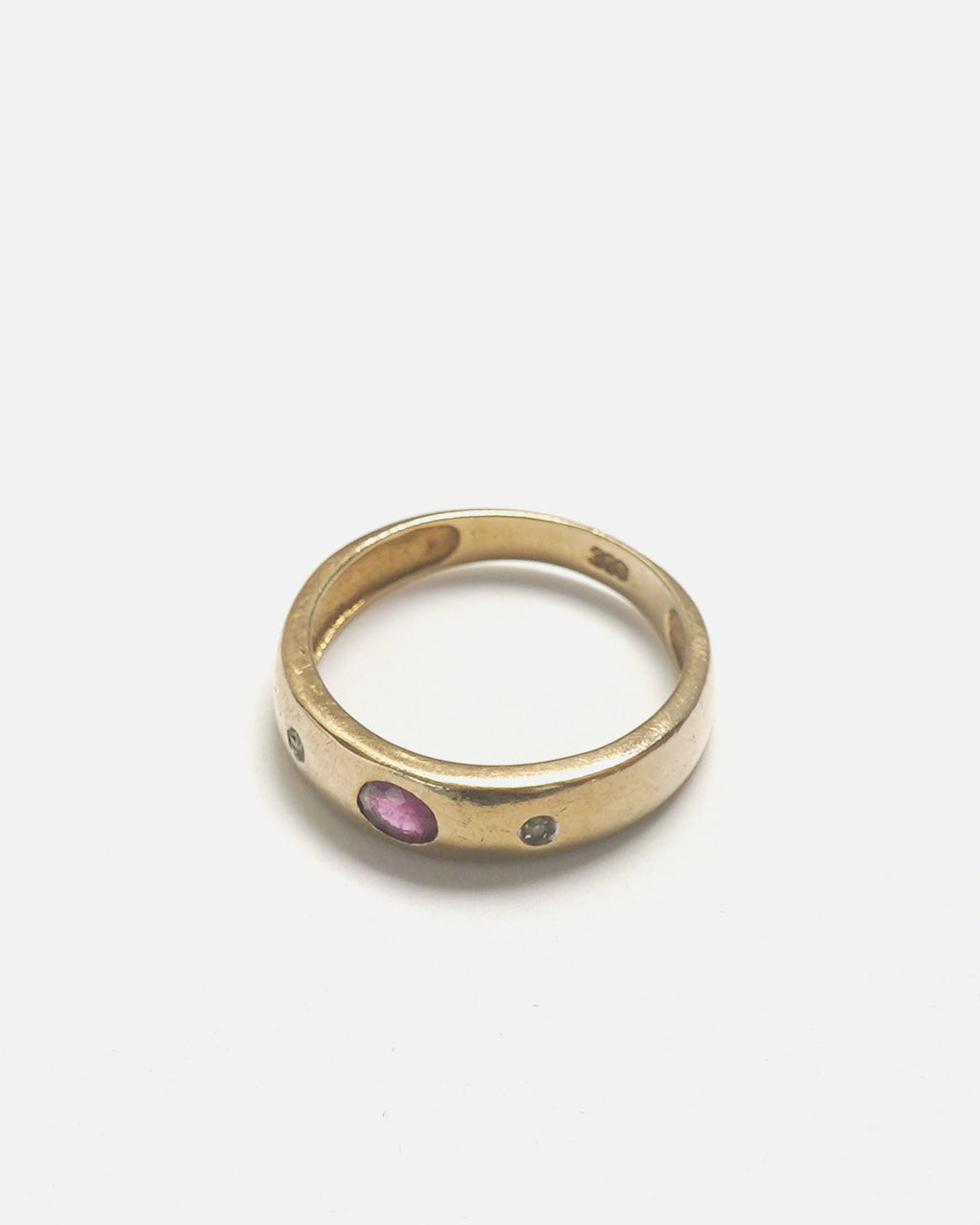 8k Gold Ring w/ Diamond & Ruby / size: 5.25