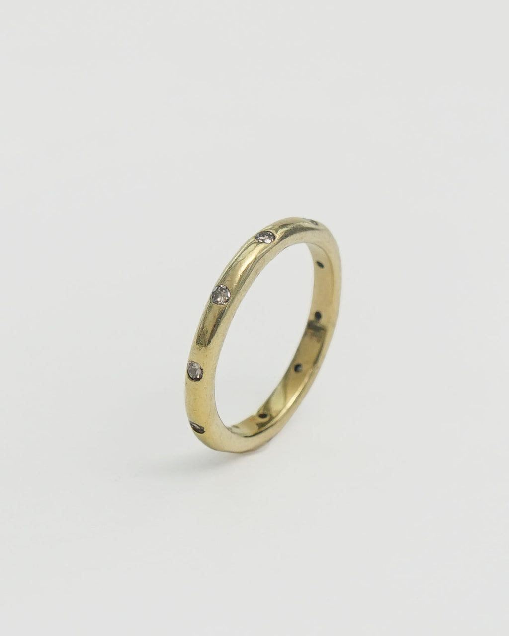 14k Gold Band Ring w/ Diamond / Size: 7.25