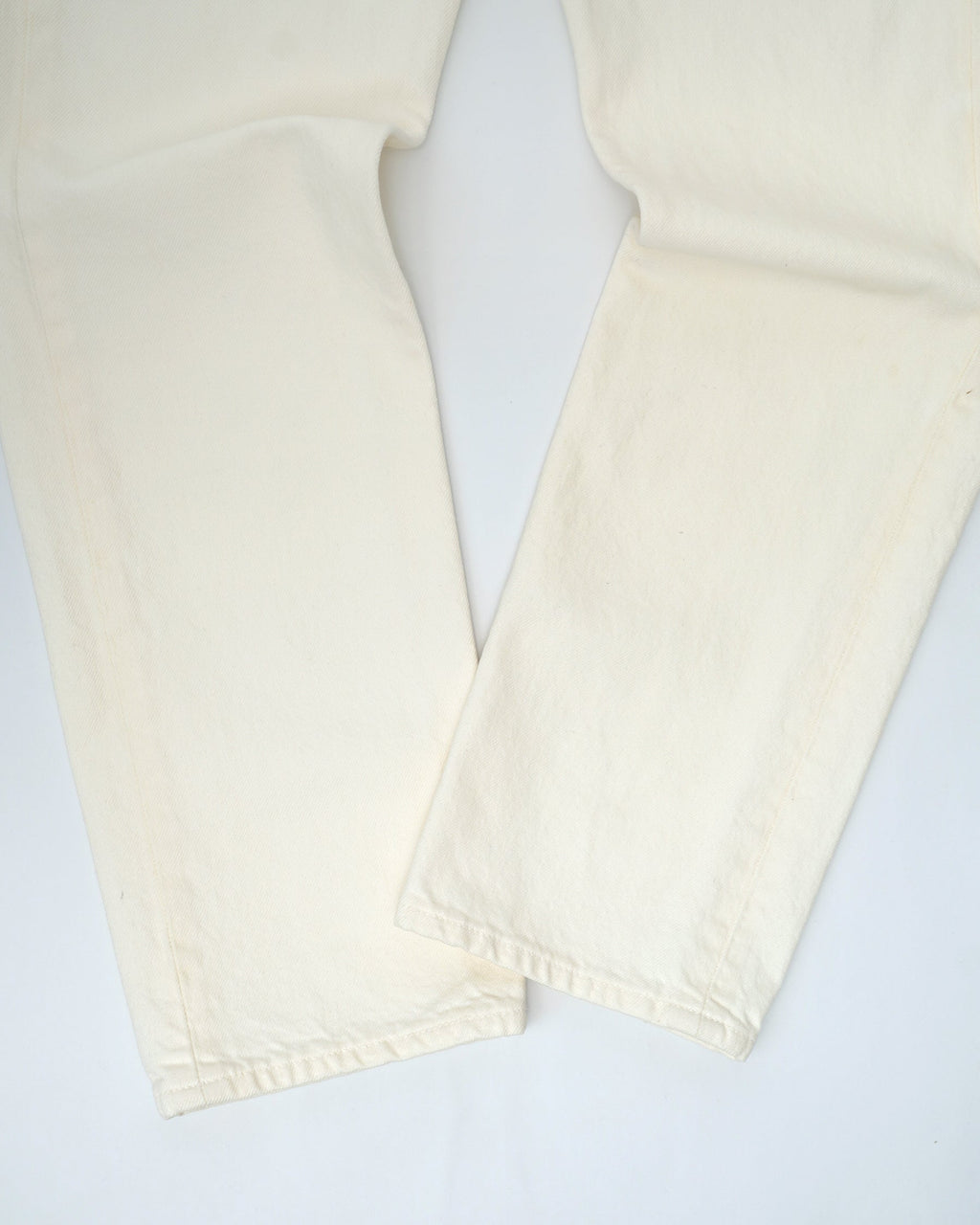501 Straight Fit White Denim Pants / size: 29