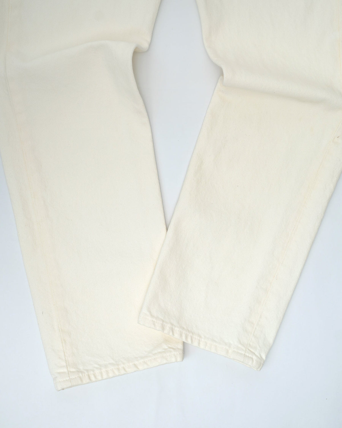 501 Straight Fit White Denim Pants / size: 29