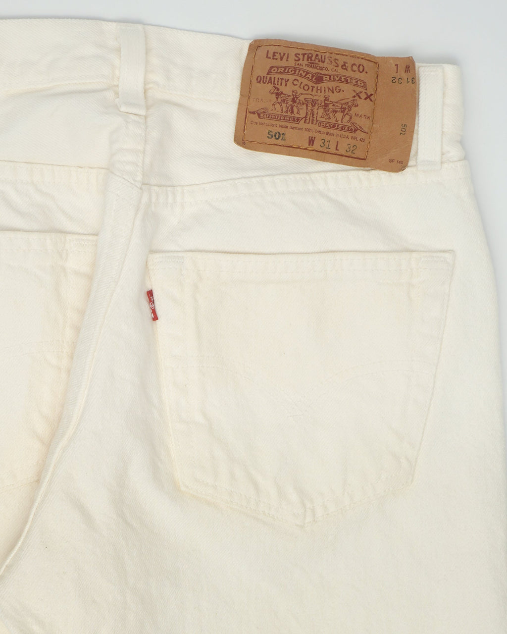 501 Straight Fit White Denim Pants / size: 29