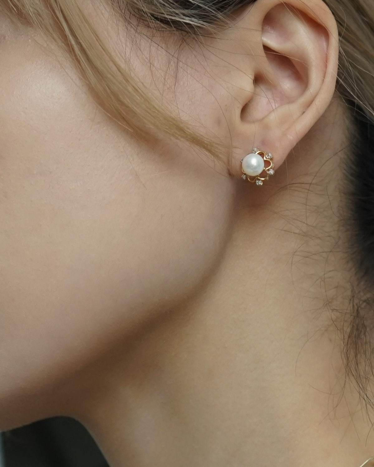 14k Gold x Pearl / Diamonds Earring