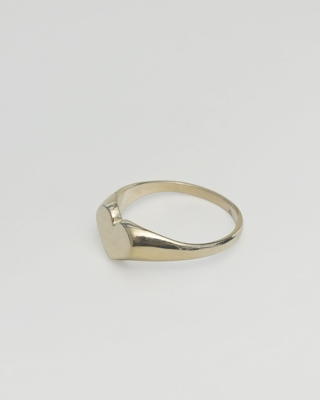 14k Gold Heart Signet Ring / Size: 6.25