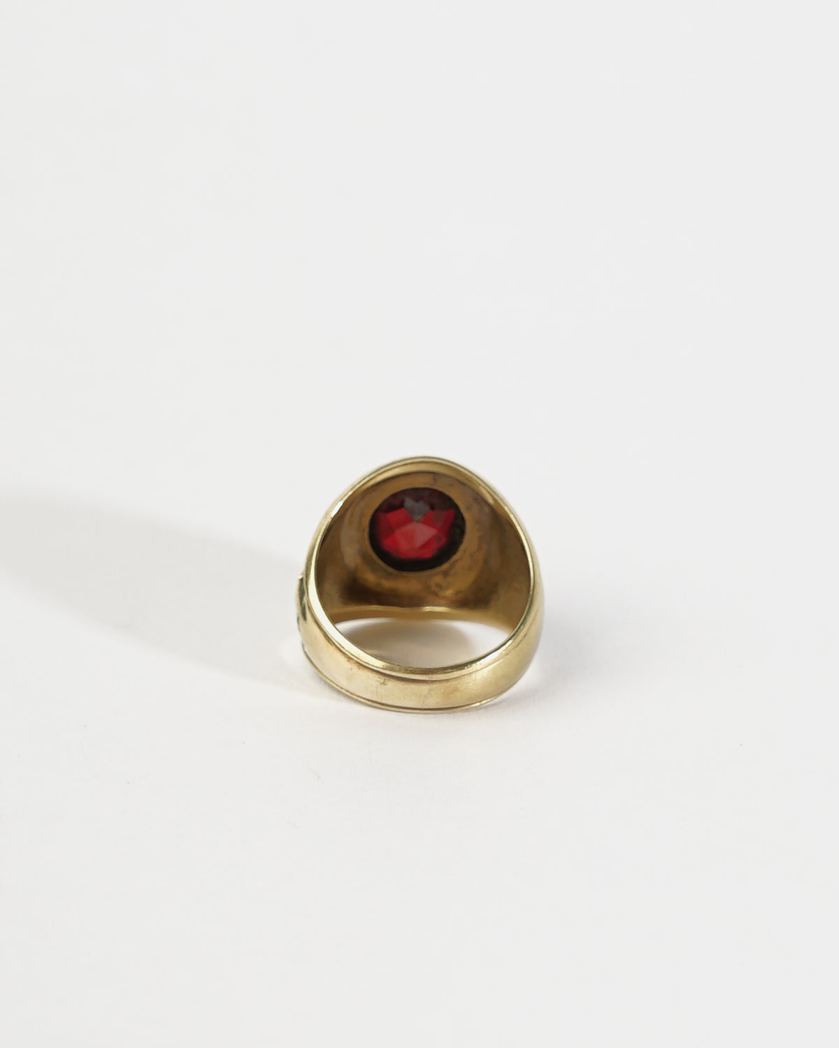 14k Gold Brooklyn College Ring w/ Red Stone / Size: 10