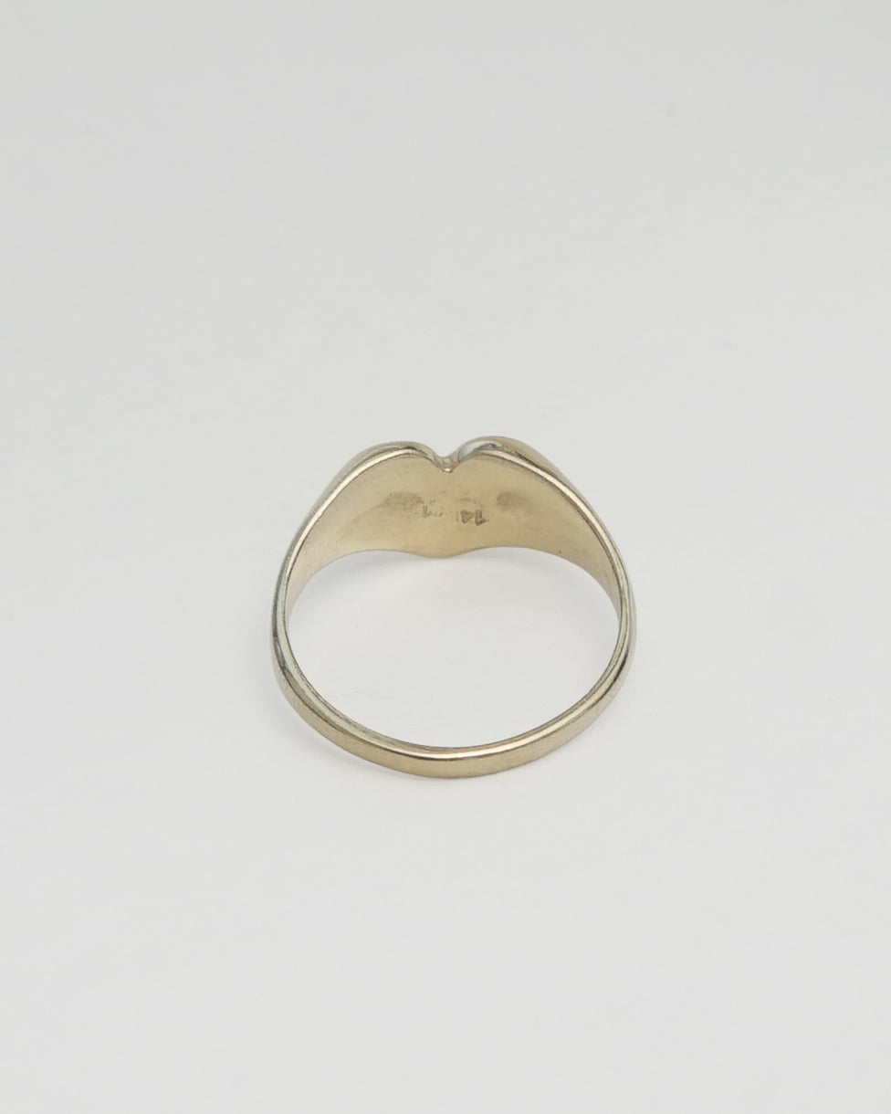 14k Gold Heart Signet Ring / Size: 6.25