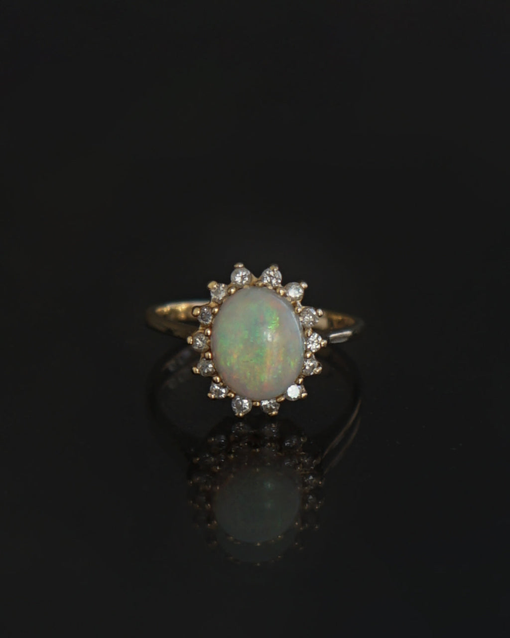 14k Gold Ring w/ Opal & Diamond / size: 8