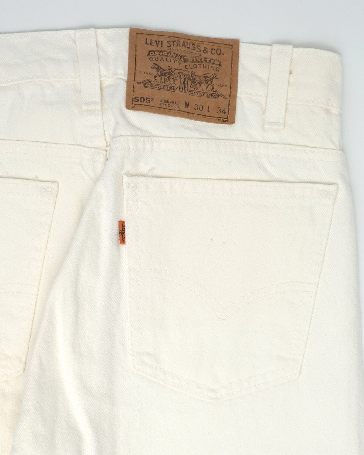 505 Tapered Fit White Denim Pants / size: 31