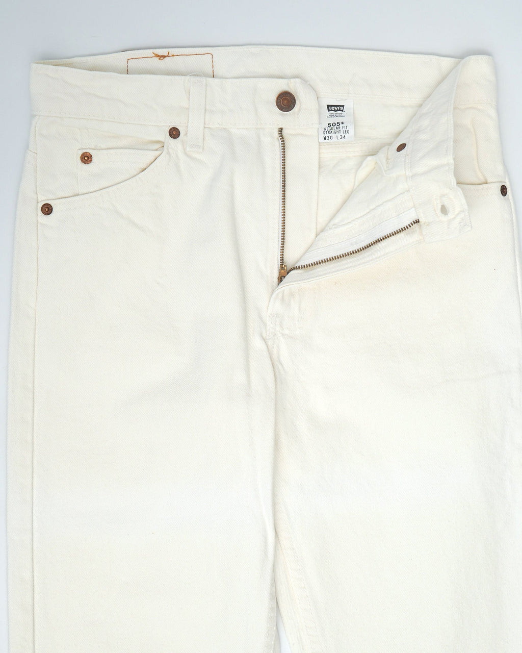 505 Tapered Fit White Denim Pants / size: 31