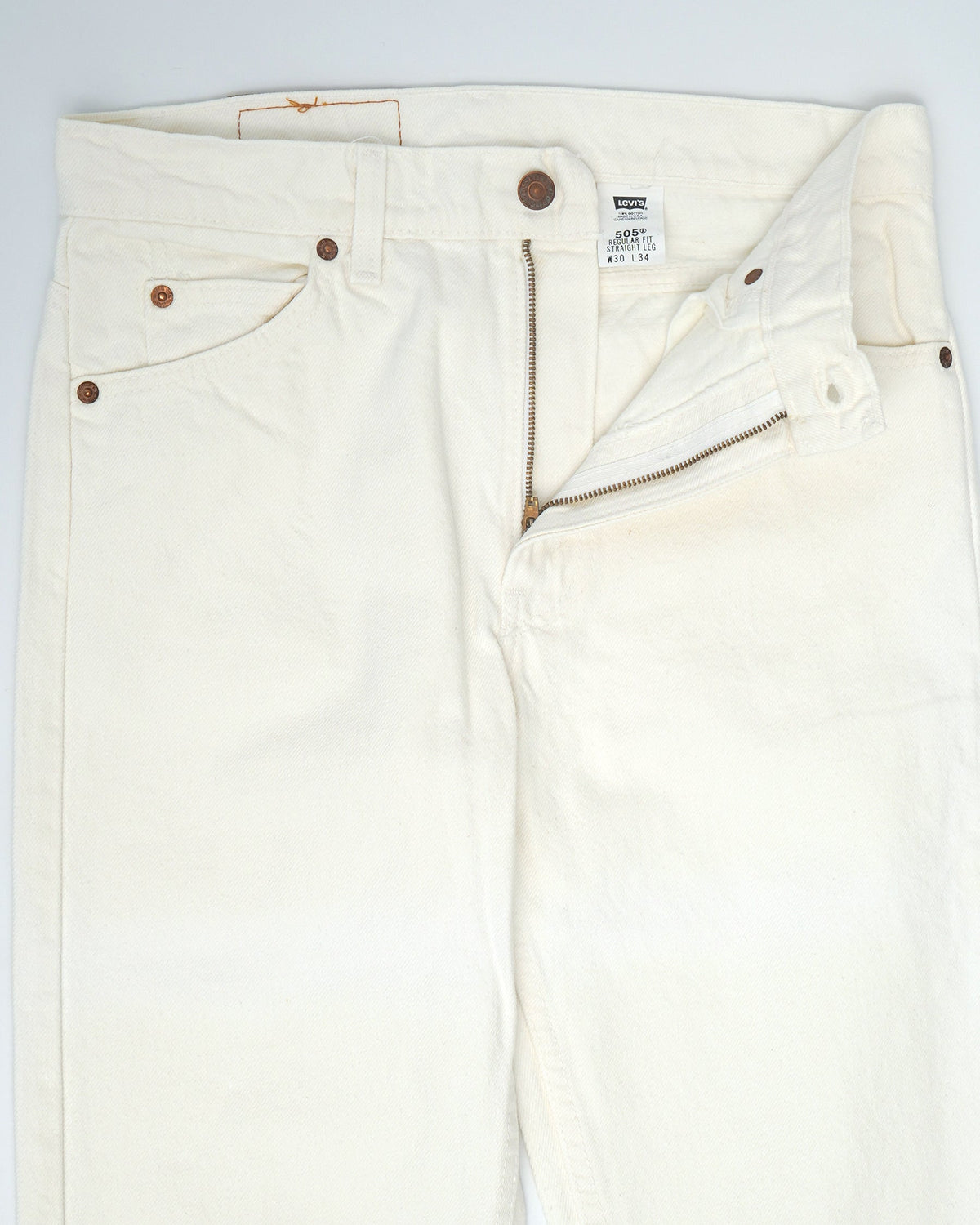 505 Tapered Fit White Denim Pants / size: 31