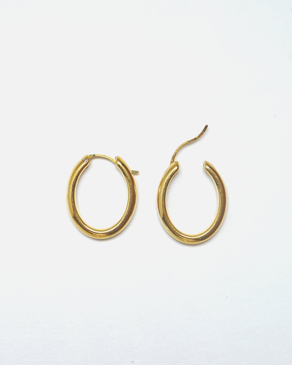 14k Gold Hoop Earrings w/ Diamond