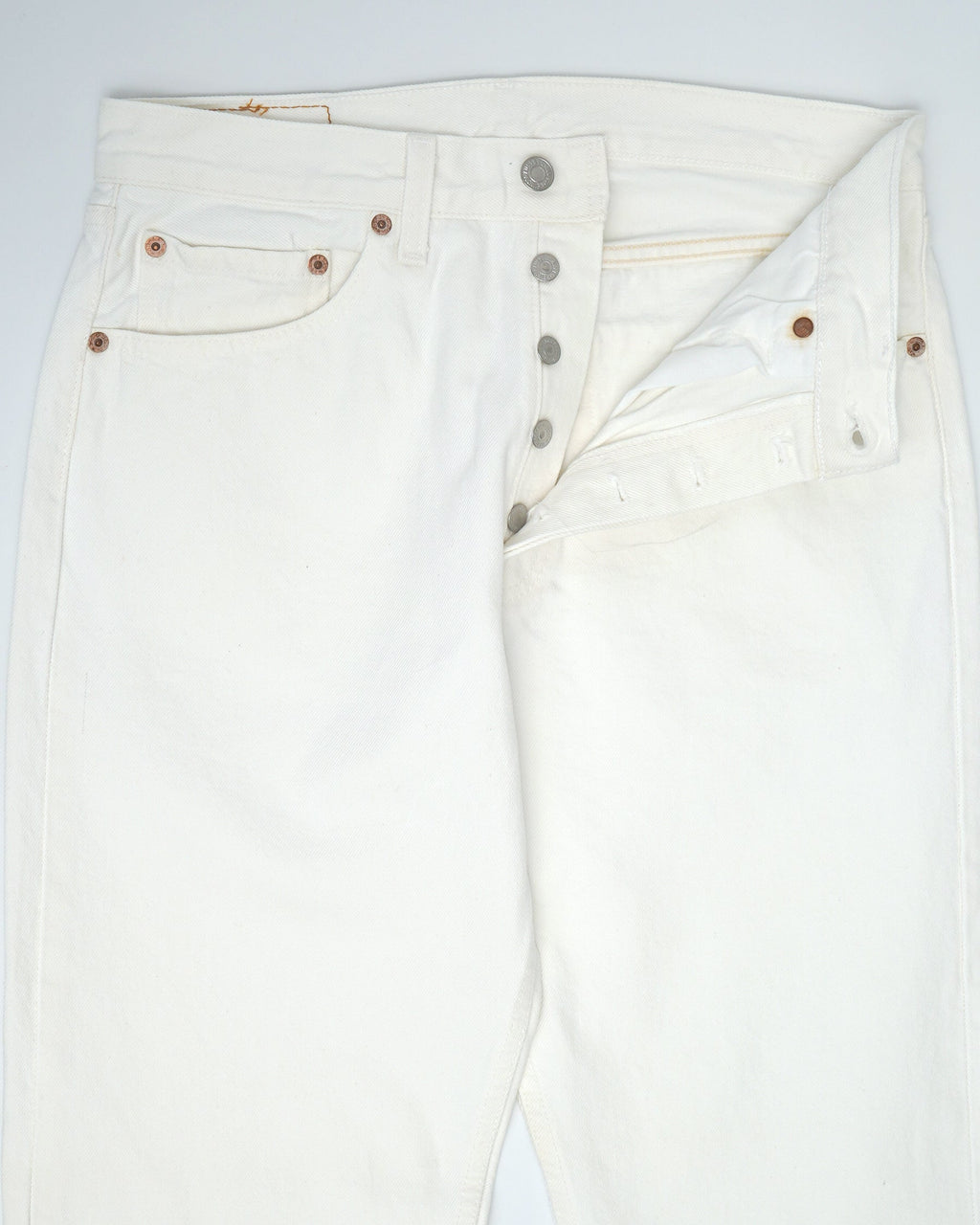 501 Straight Fit White Denim Pants / size: 30