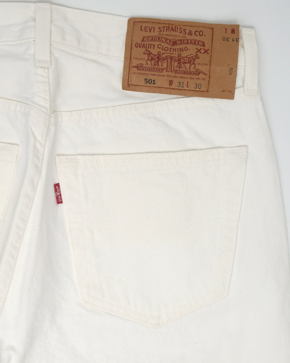 501 Straight Fit White Denim Pants / size: 30