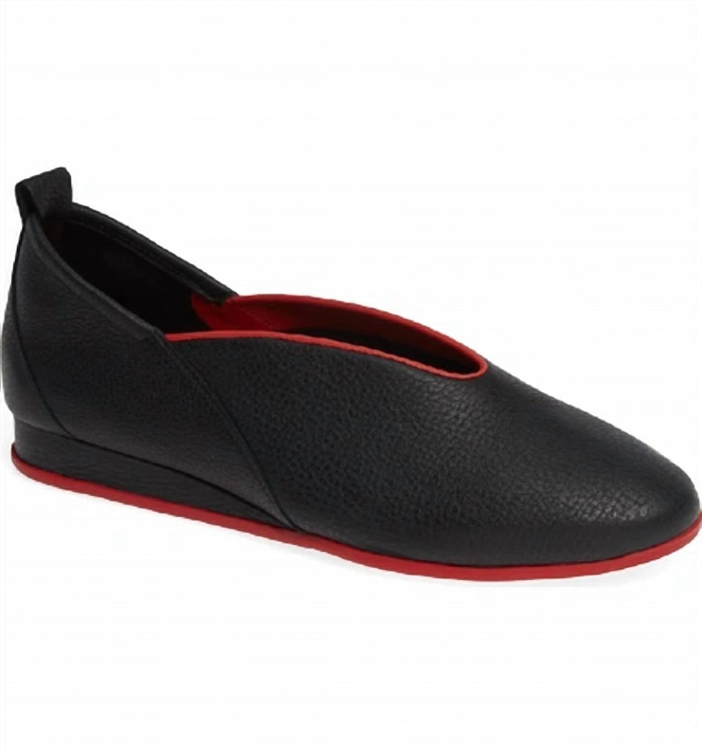 Women's Piassy Flats In Black