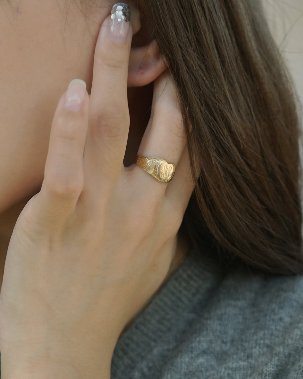 14k Gold Ring / size: 5.75