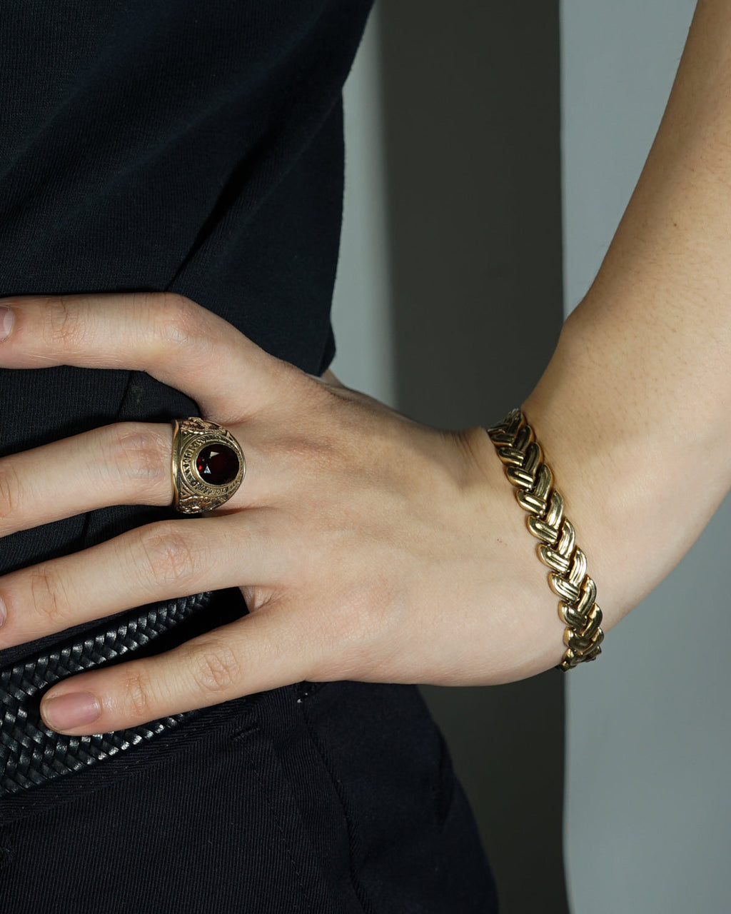 14k Gold Brooklyn College Ring w/ Red Stone / Size: 10