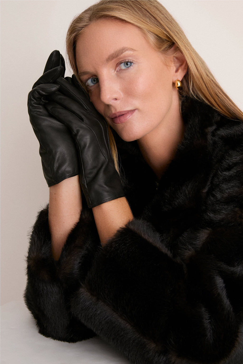 Black Short Leather Gloves