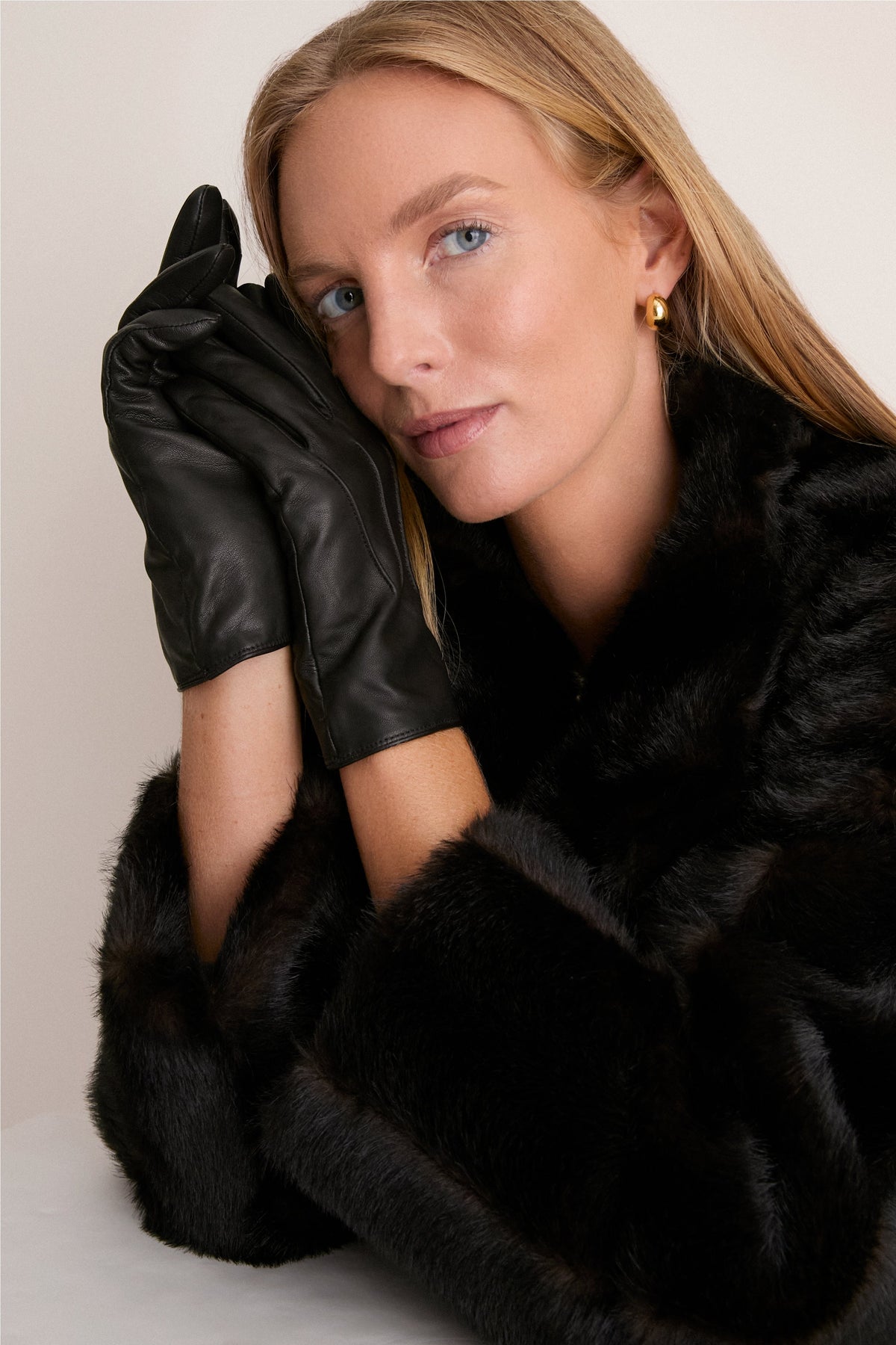 Black Short Leather Gloves
