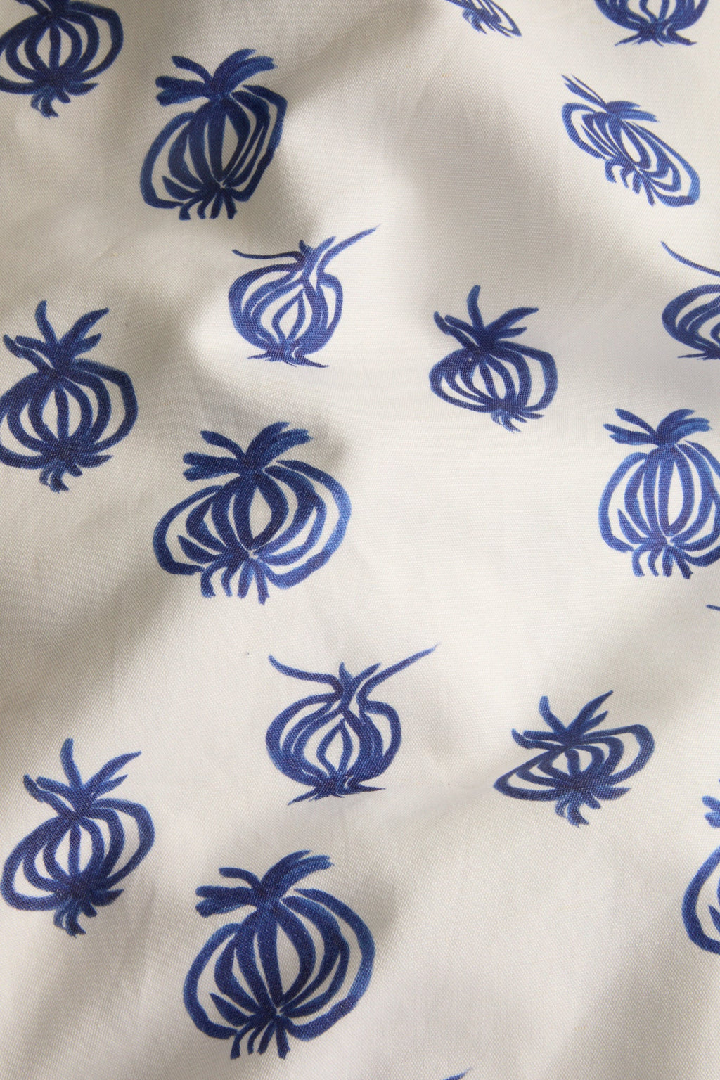 Blue Les Oignons Small Tablecloth