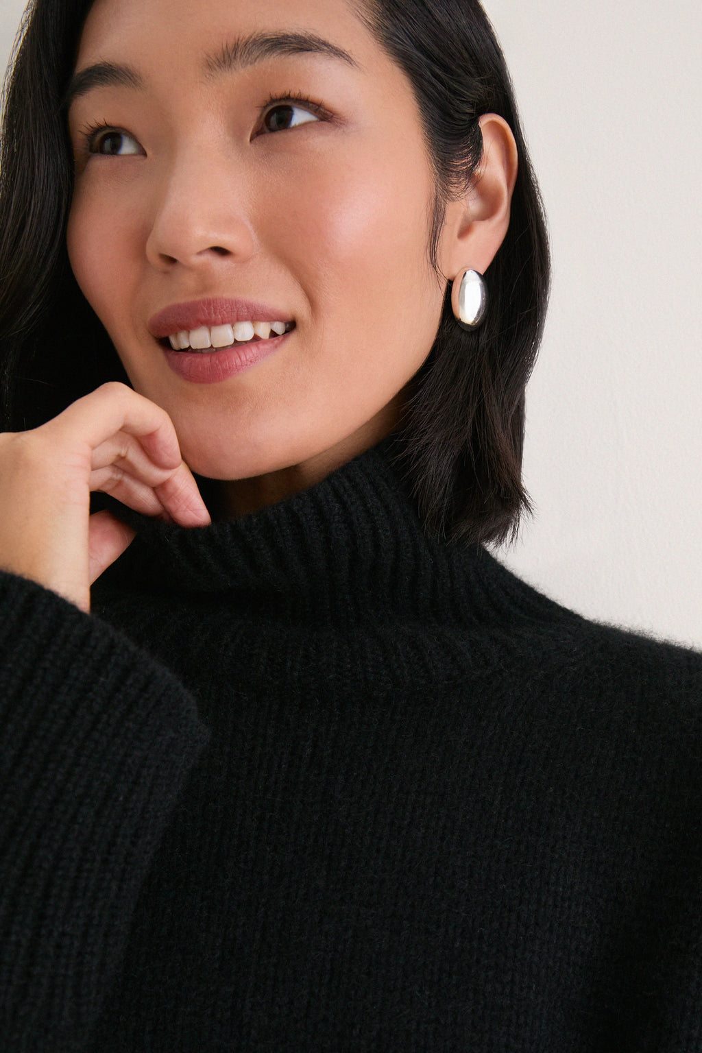 Black Cashmere Hannah Turtleneck Sweater