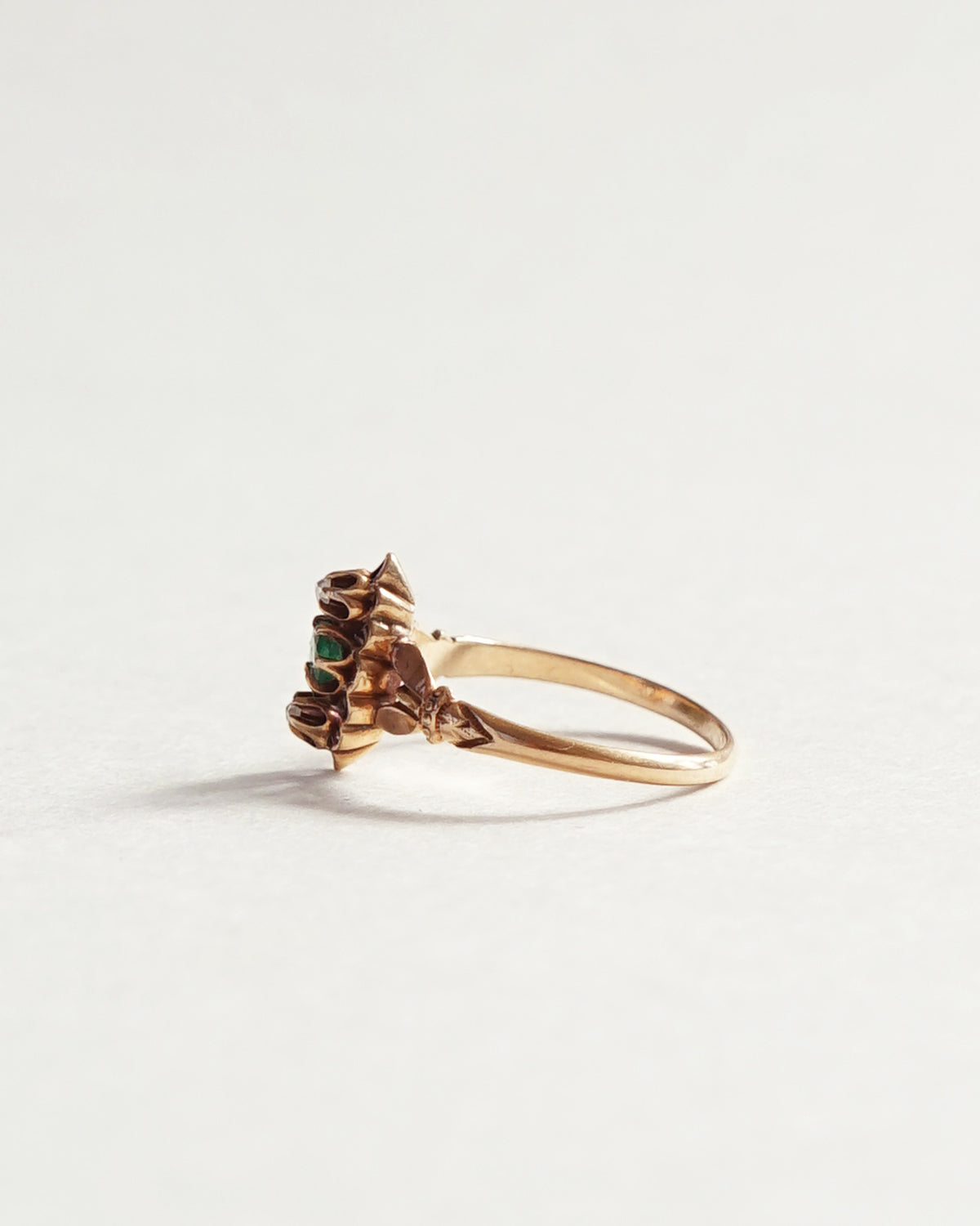 14k Gold Ring w/ Diamond & Emerald / size: 7