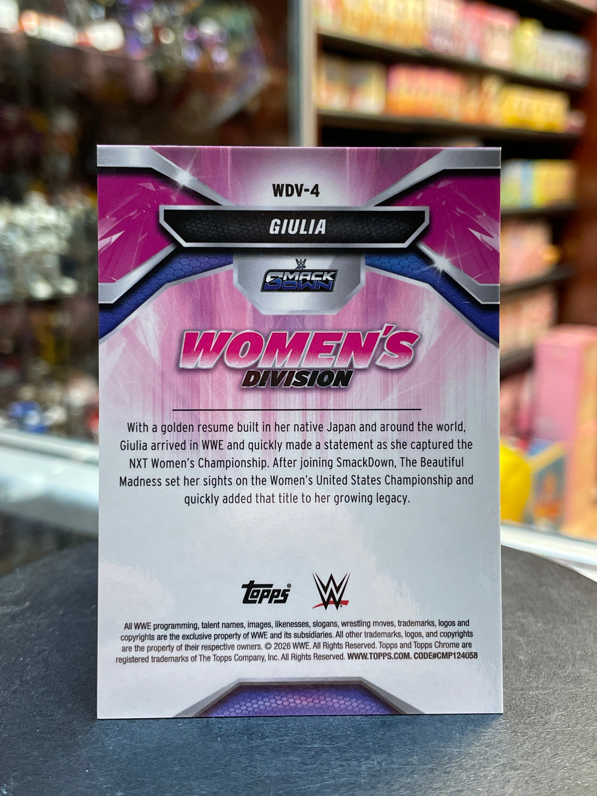 Giulia 2/10 Purple Refractor -Womans Division- (WWE, Topps Chrome)