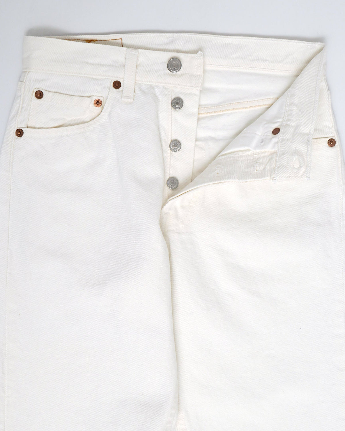 501 Straight Fit White Denim Pants / size: 26