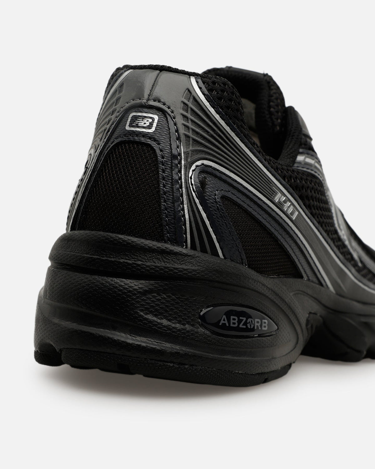 New Balance 740 Black/Silver