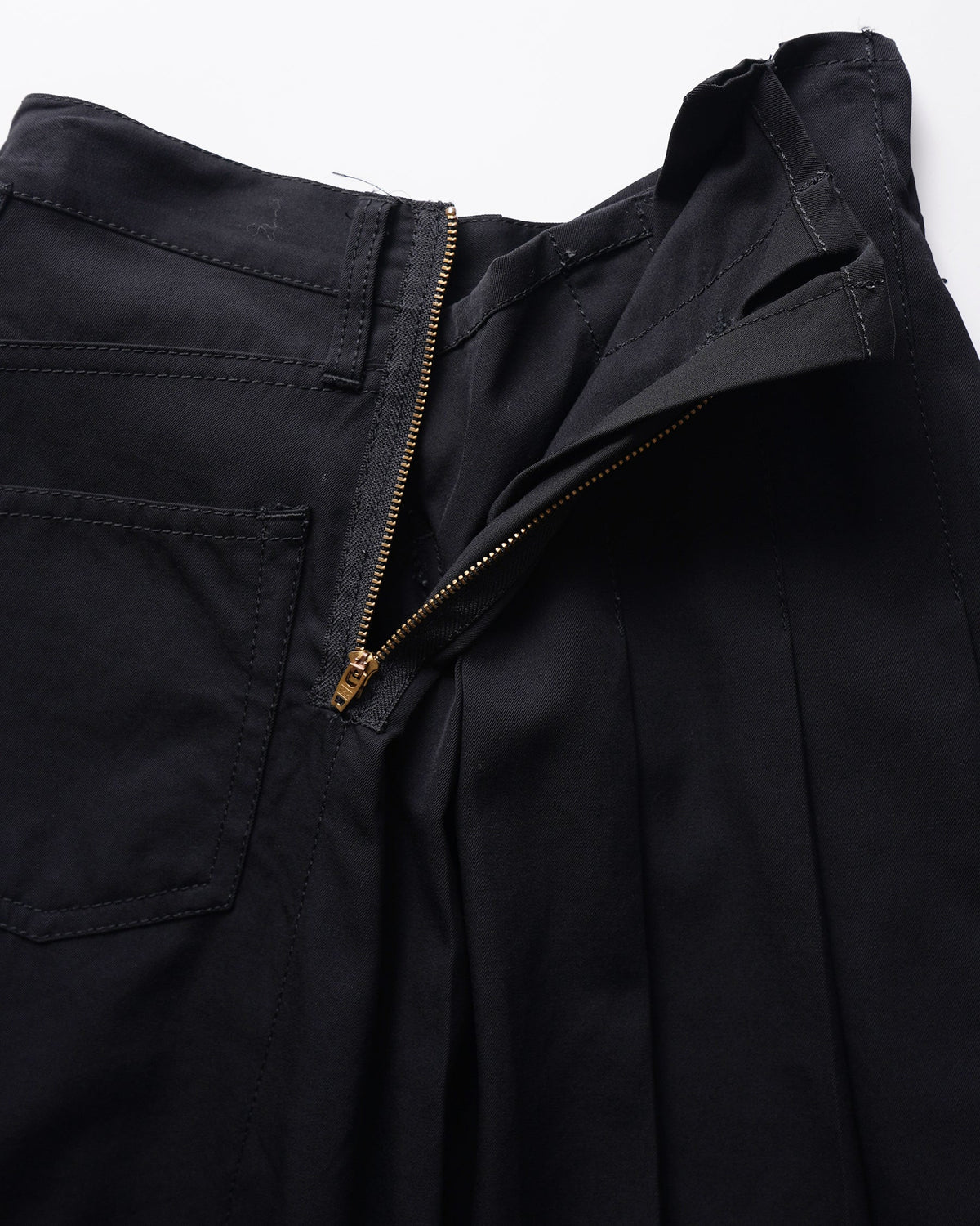 Asymmetry Designed Skirt / Size: W25