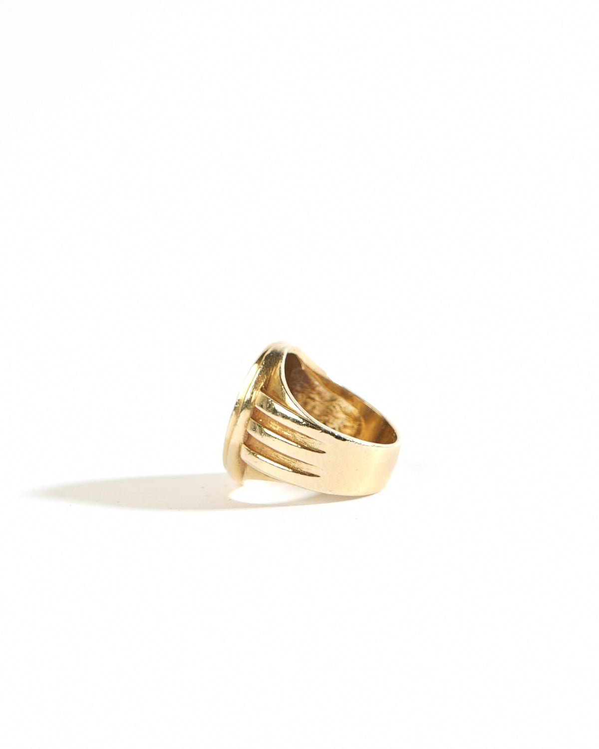 14k Gold Signet Ring / Size: 7