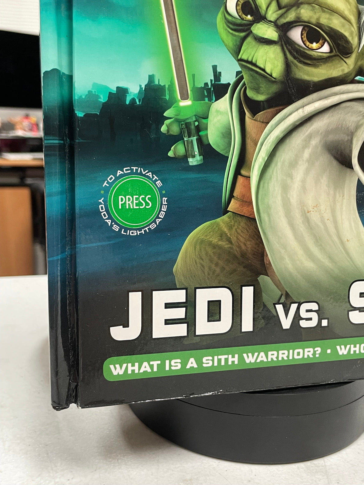 Star Wars The Clone Wars Jedi VS Sith (DK Publishing, Hardback)