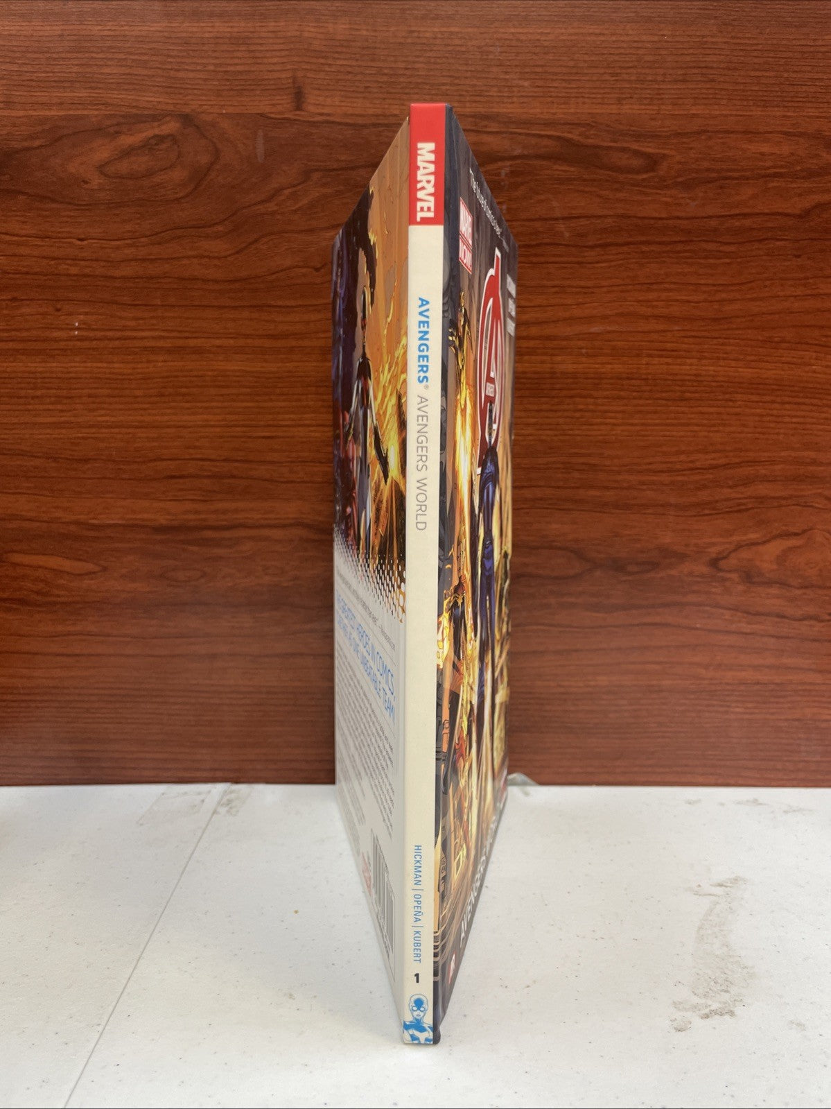 Avengers Avengers World 1# Hard Cover (Marvel, Comic Books)