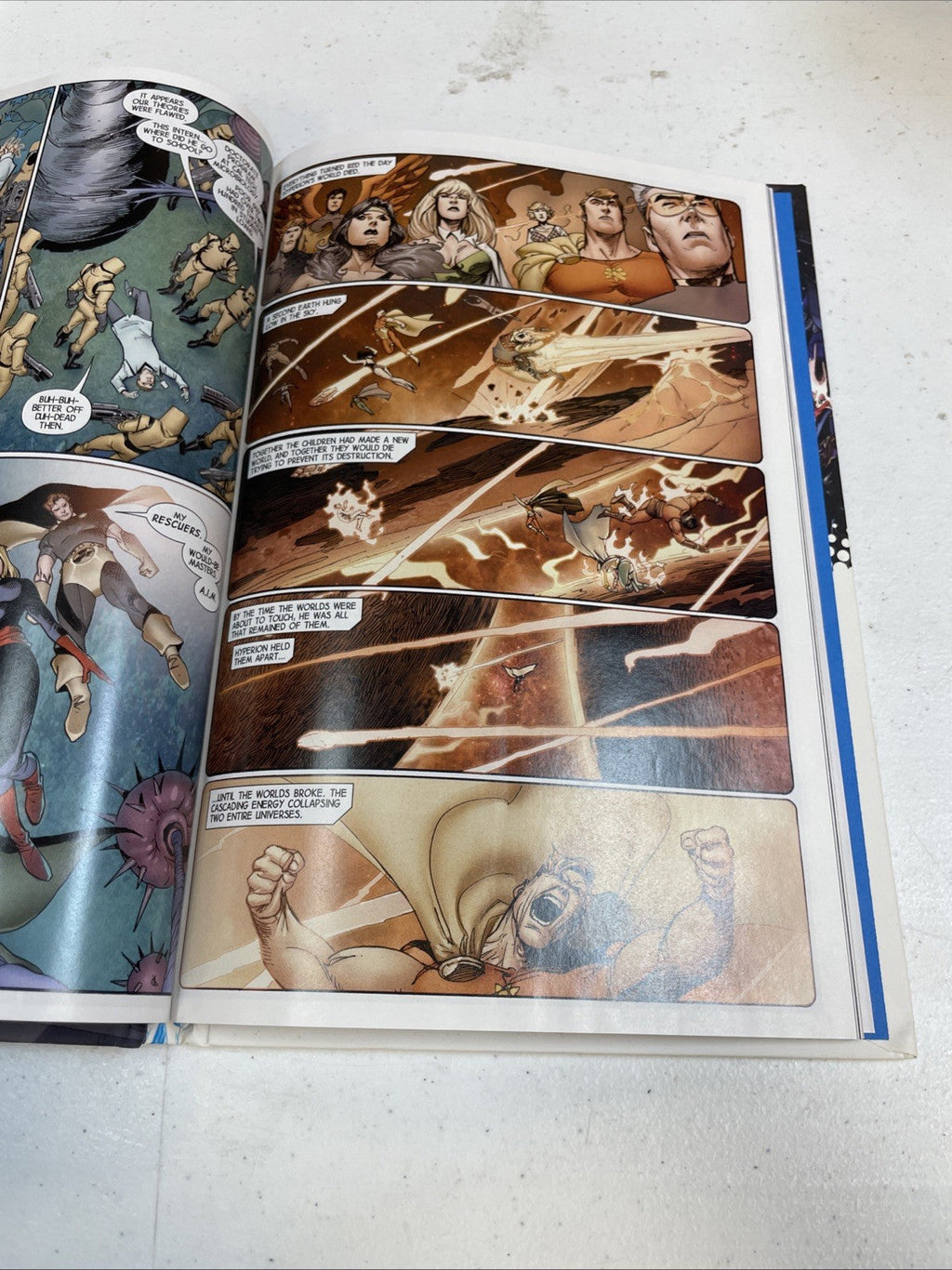 Avengers Avengers World 1# Hard Cover (Marvel, Comic Books)