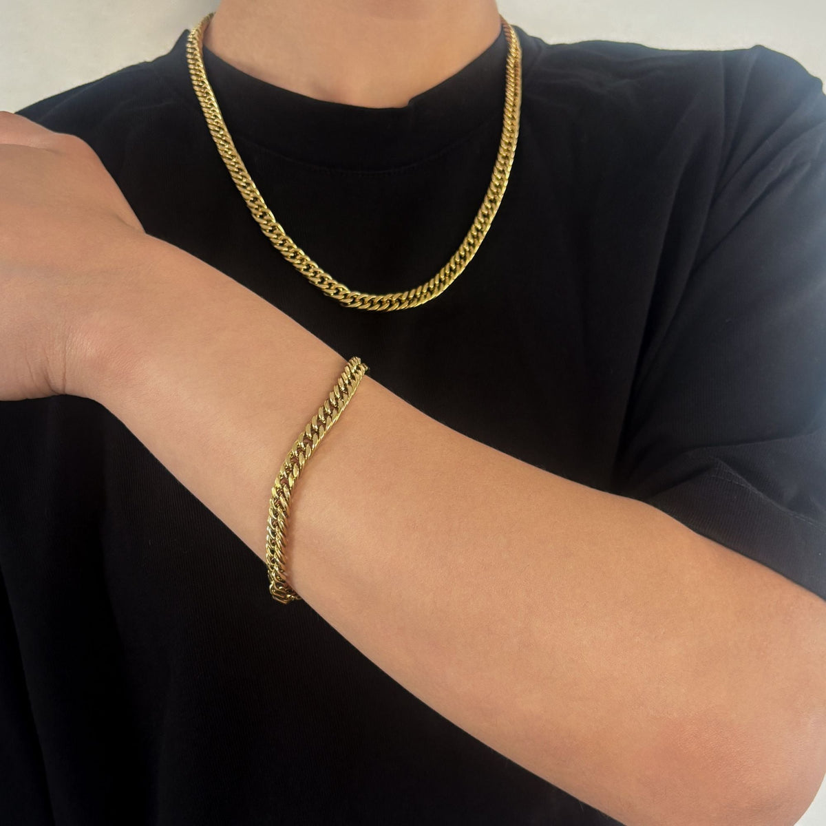 Men's Tarnish Resistant 18k Gold Plated 7mm Cuban Chain Bracelet