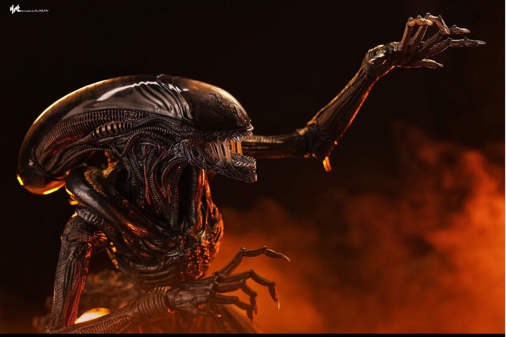 READY🔥Hot Toys MMS784 Alien: Romulus 1/6th scale Scorched Xenomorph Collectible Figure