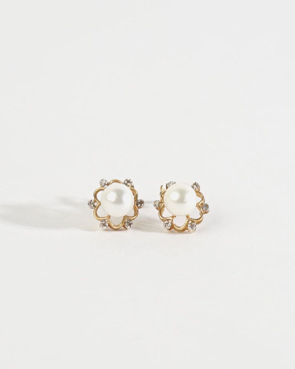 14k Gold x Pearl / Diamonds Earring
