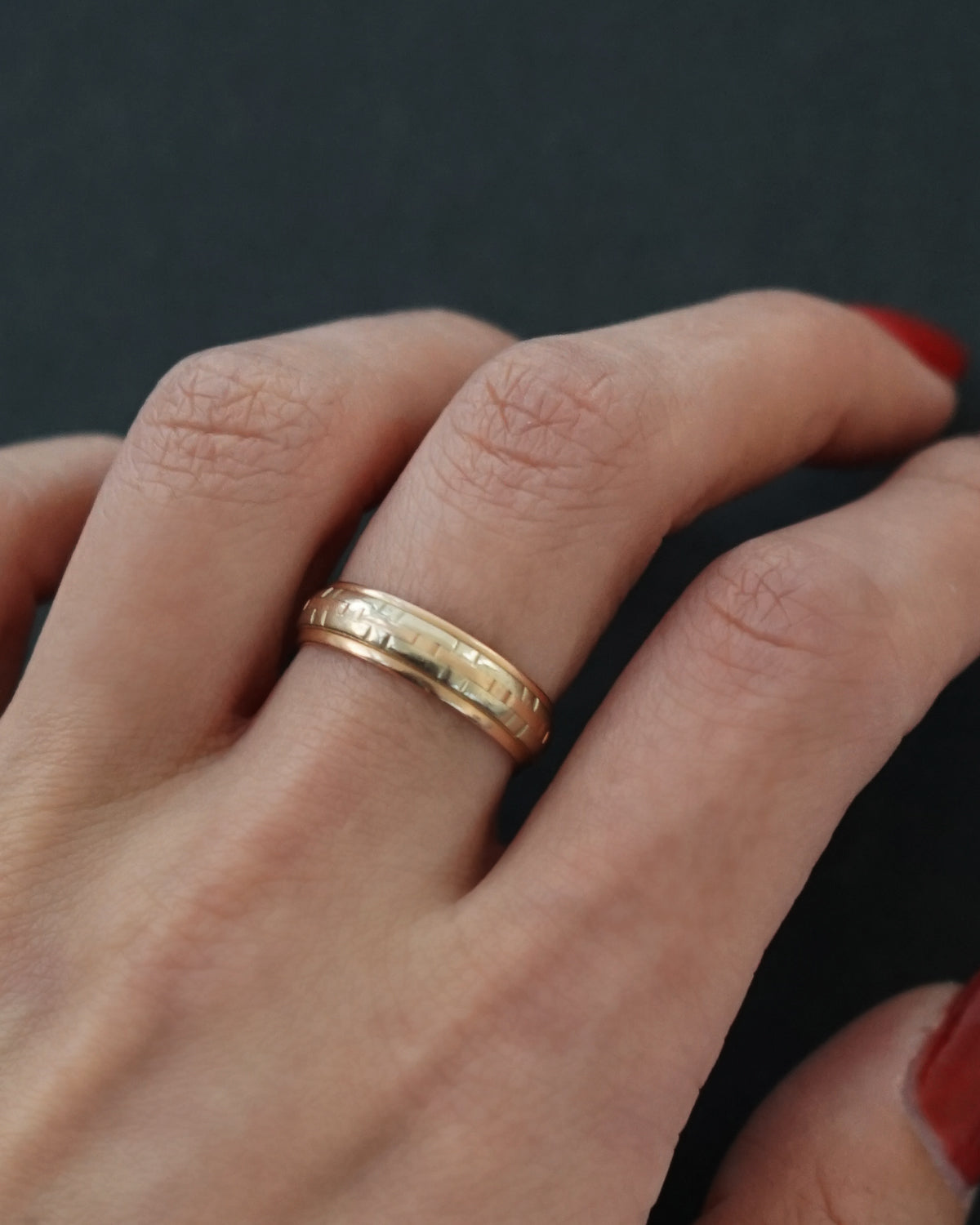14k Gold Band Ring / size: 5.25