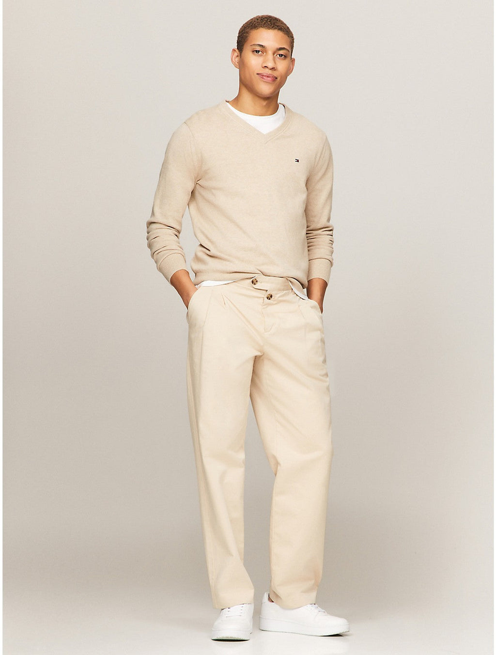 Tommy Hilfiger Men's Flag Logo V-Neck Sweater