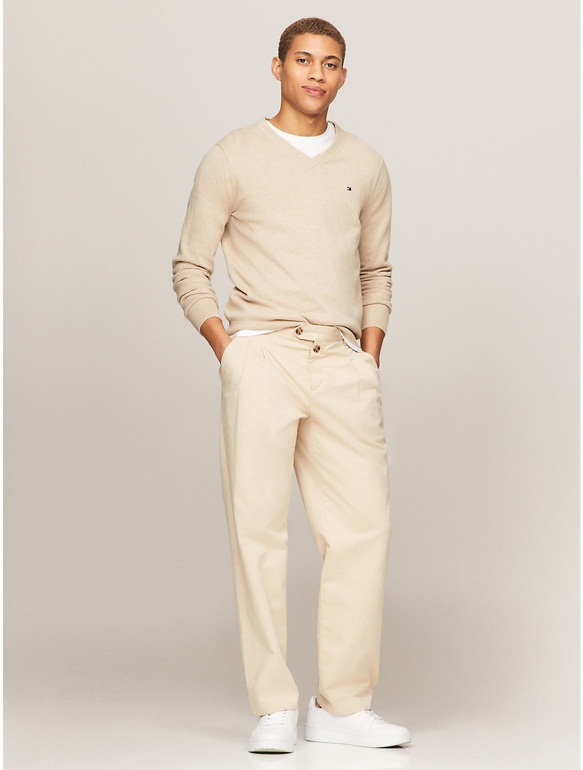 Tommy Hilfiger Men's Flag Logo V-Neck Sweater