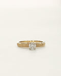 14k Gold Ring w/ Diamond / size: 4