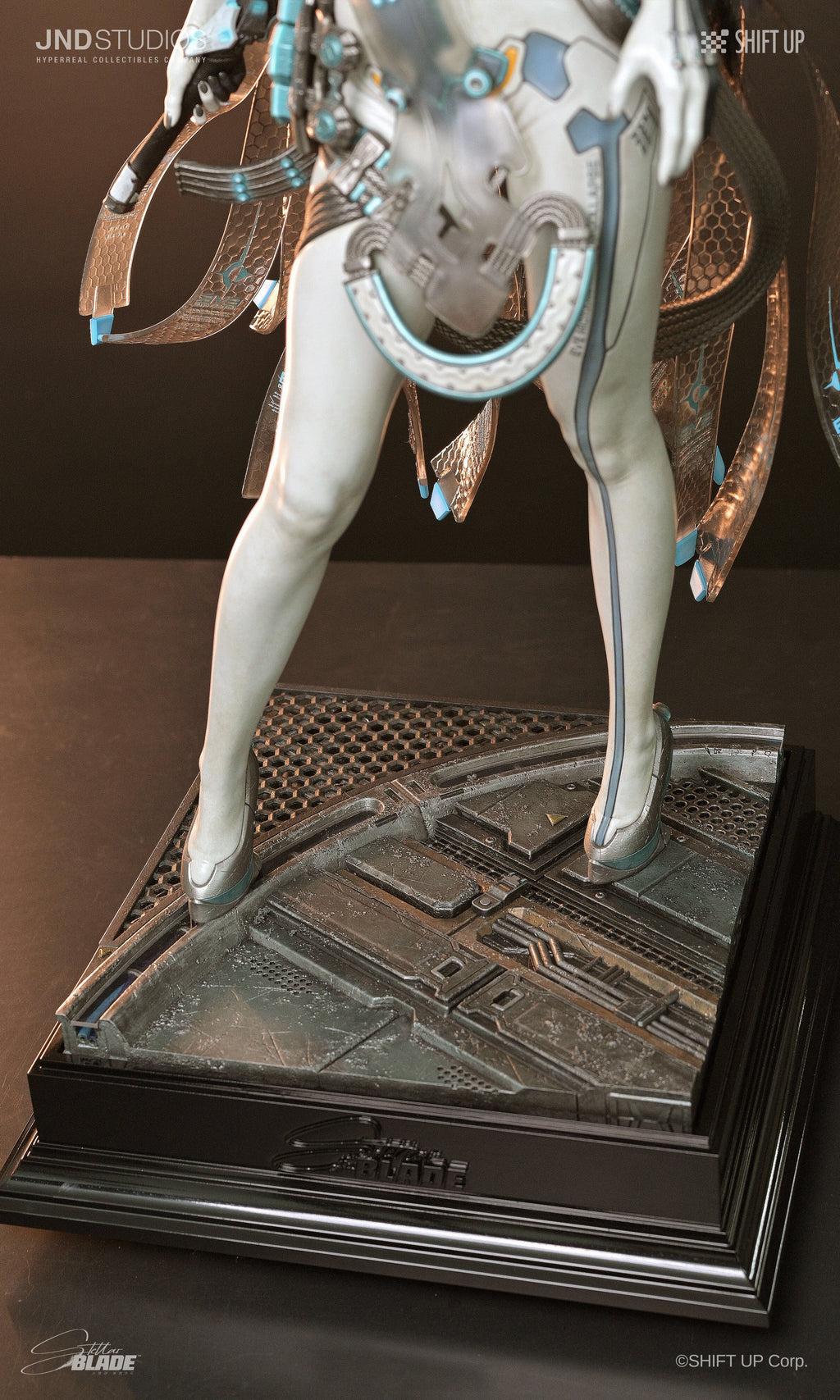 Stellar Blade: Raven & Lily Dual Set