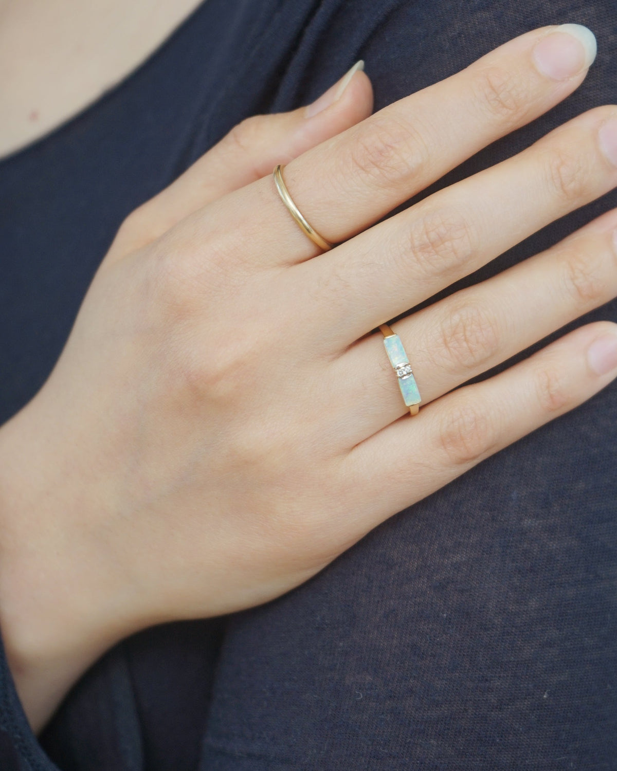 14k Gold Band Ring / Size: 7.25