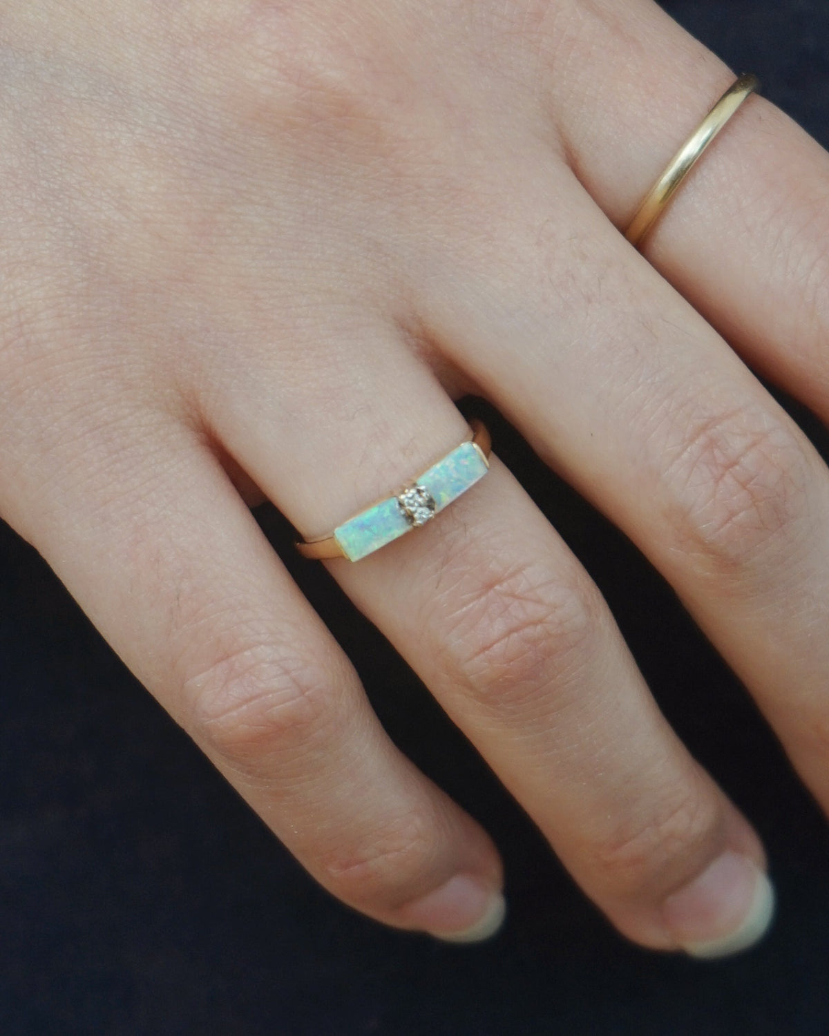 14k Gold Ring w/ Opal & Diamond / Size: 6.25