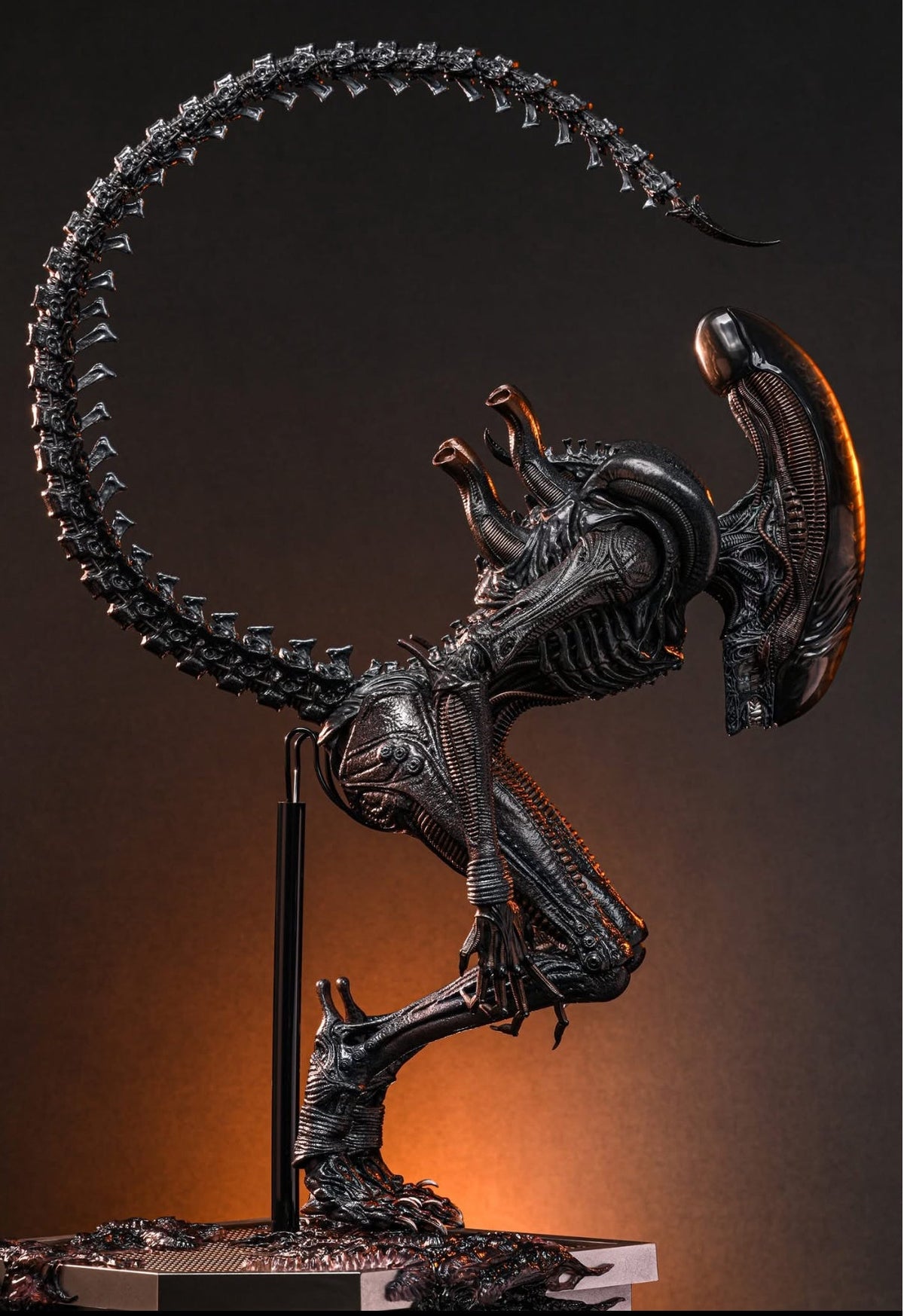 READY🔥Hot Toys MMS784 Alien: Romulus 1/6th scale Scorched Xenomorph Collectible Figure