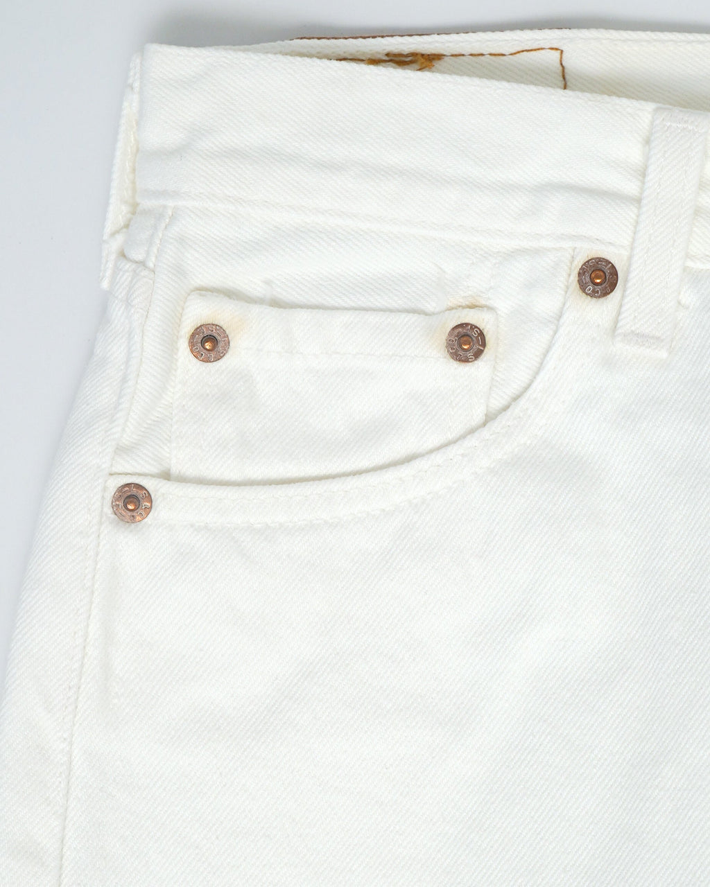 501 Straight Fit White Denim Pants / size: 27