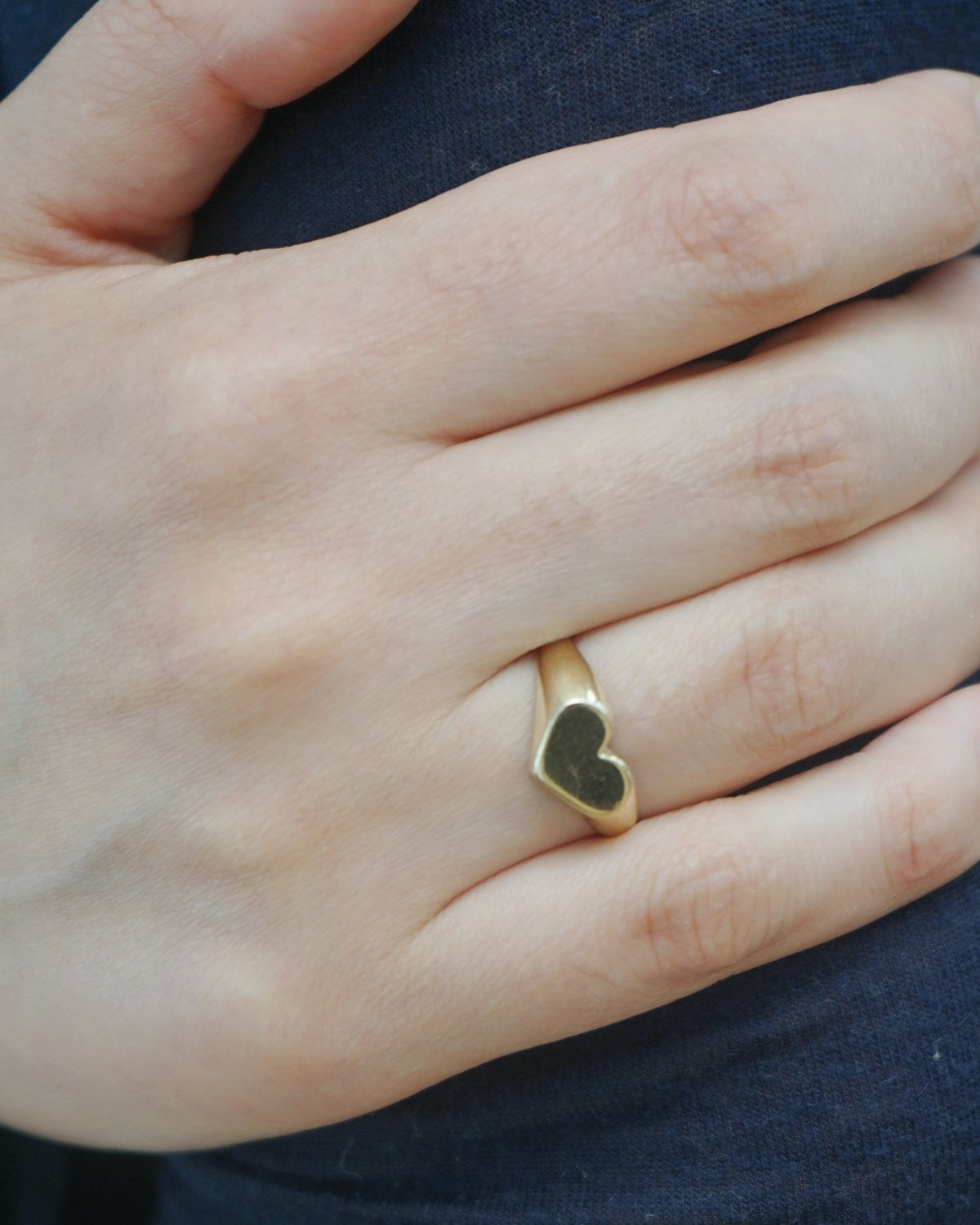 14k Gold Heart Signet Ring / Size: 6.25