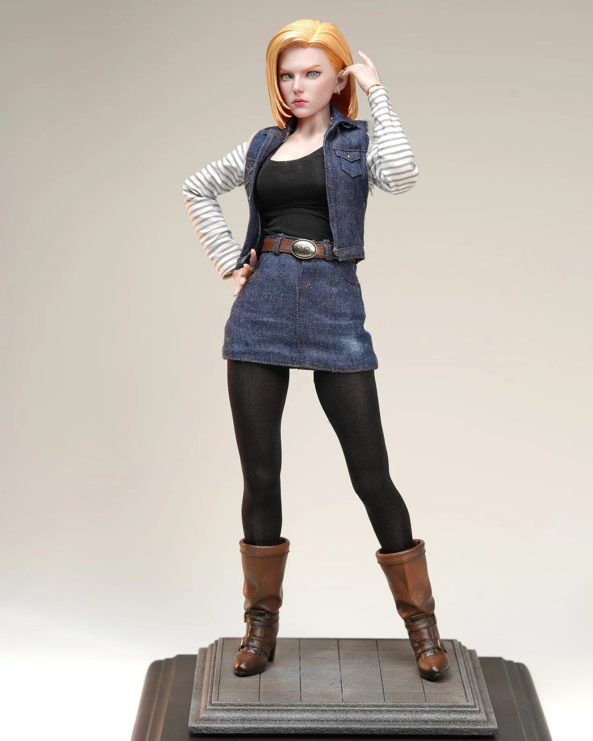 Artisan Studio Blonde Android 1/6 Scale Action Figure